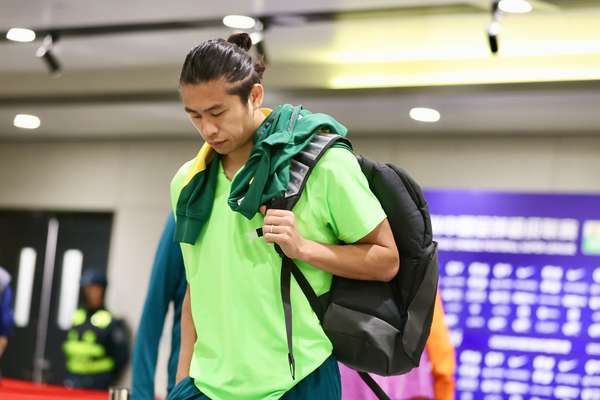 国安锋线配置引发热议：张玉宁体能透支凸显轮换难题
