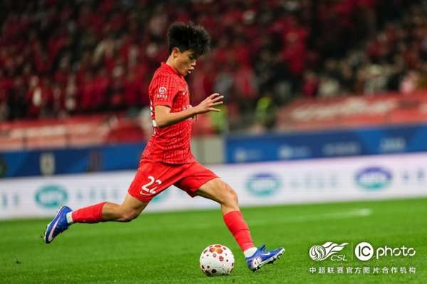 海港火力全开4-1轻取西海岸 武磊替补双响引爆浦东之夜
